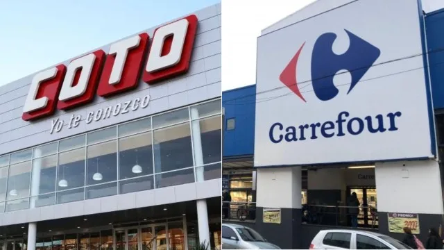Cajera operando caja registradora en un supermercado argentino