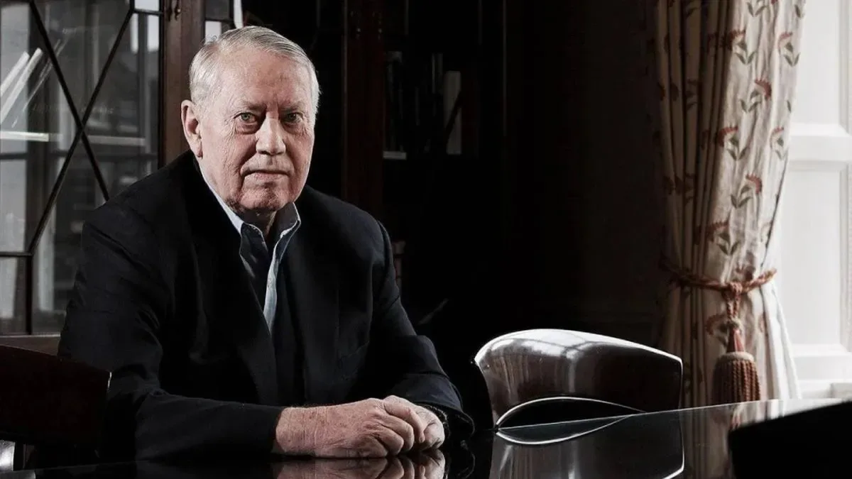 Chuck Feeney, el filántropo que donó toda su fortuna y murió sin un centavo