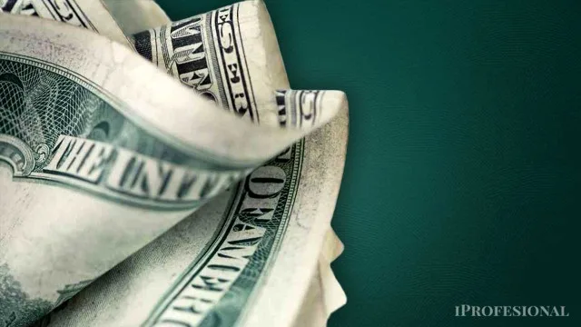 Gráfico del tipo de cambio dólar blue y oficial proyectado a fin de año con curva ascendente